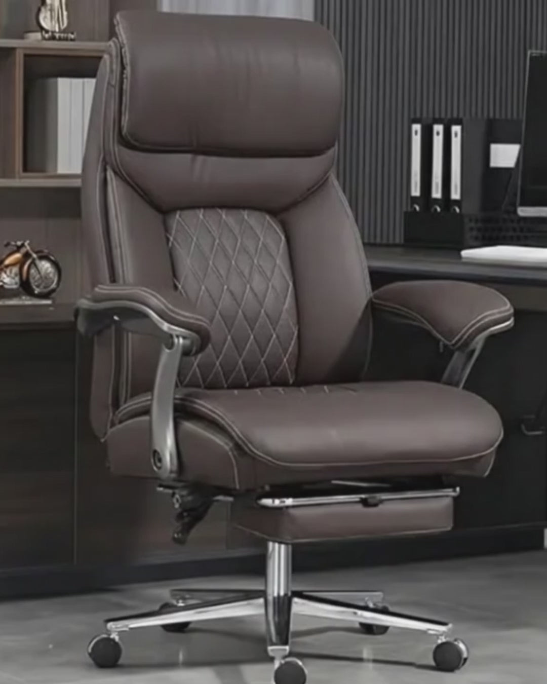 Big and Tall Office Chair – 600 lb Capacity, Extra-Wide Leather Executive Design